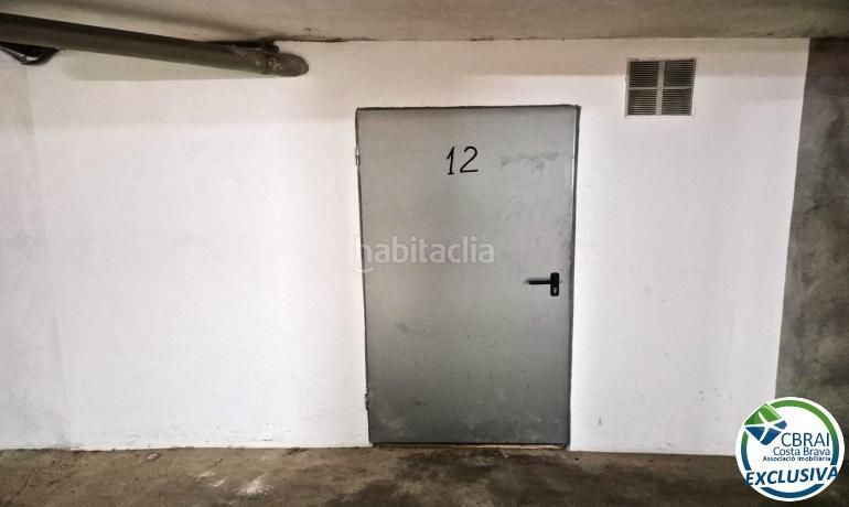 Foto e4f77901-95fe-45d6-8eec-14d804d1e5f1. Posto auto in Centre Roses
