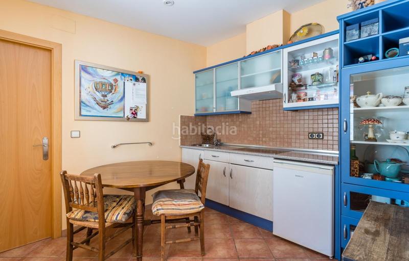 Foto 3bfb7281-5f17-4656-96bd-41e456aab5a9. Casa villa completamente renovada con 3 apartamentos, piscina y garaje en Roses