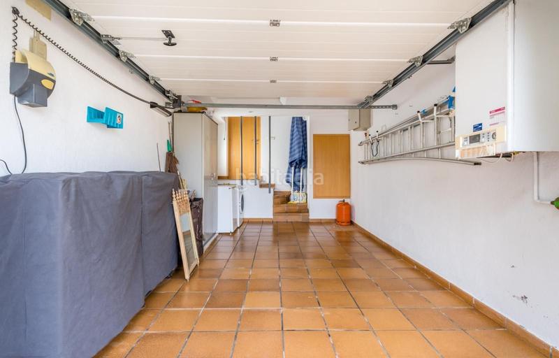 Foto c92381eb-d573-40ed-819b-c39f2603b19b. Casa villa completamente renovada con 3 apartamentos, piscina y garaje en Roses