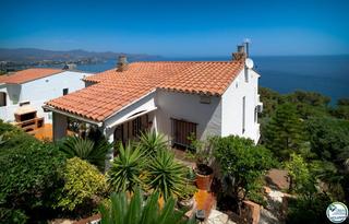 Casa  Carrer de santa isabel. Villa con magníficas vistas panorámicas al mar