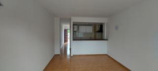 Apartamento  Flamicell. Apartamento reformado con balcón