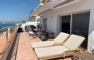 Apartment in Joan margarit 28. Excepcional apartemento con vista mar increible en canyelles ros