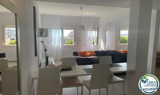 Apartament a Edifice royal marine. Bonito apartamento con vistas al mar situado en el centro de la