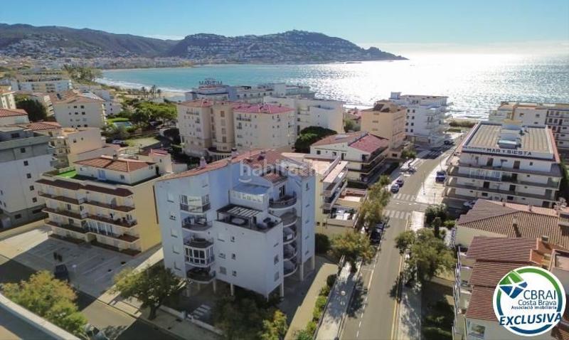 Foto 1656b3fa-96ad-4c4a-a1f3-6efd64fc4504. Apartamento ático estilo dúplex con vistas preciosas a 150m de la playa en Roses