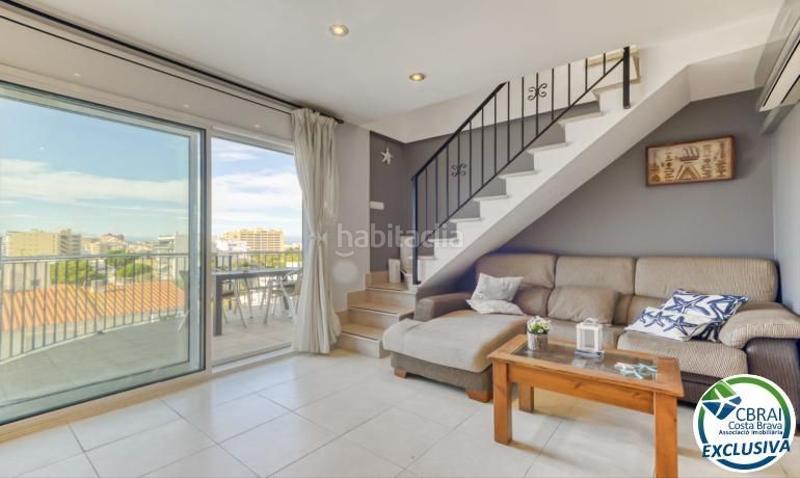 Foto 25443409-c59a-49eb-be3d-6fea400fc778. Apartamento ático estilo dúplex con vistas preciosas a 150m de la playa en Roses