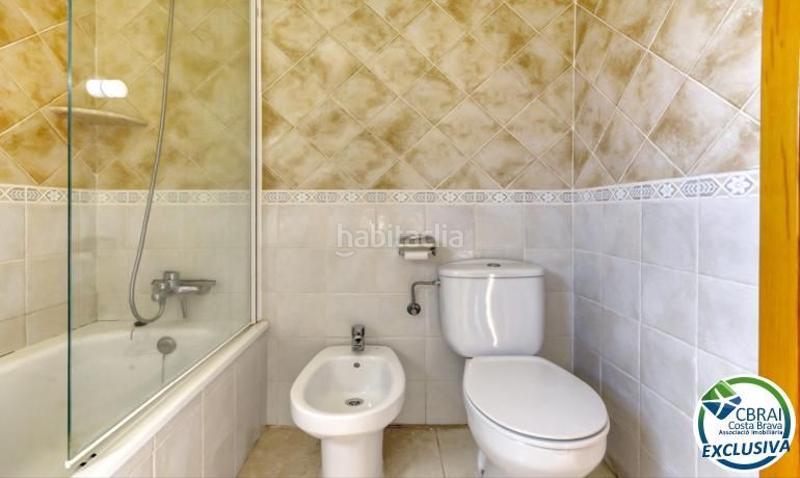 Foto 2652fedc-0ca0-4692-8989-02fb22975b85. Apartamento ático estilo dúplex con vistas preciosas a 150m de la playa en Roses