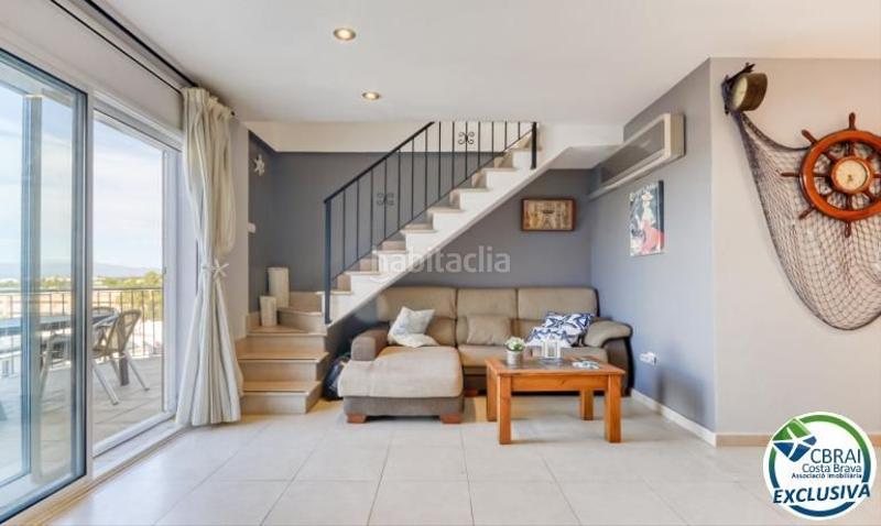 Foto 73c1d3ea-30c9-4758-8a9d-0bd6e237aba0. Apartamento ático estilo dúplex con vistas preciosas a 150m de la playa en Roses