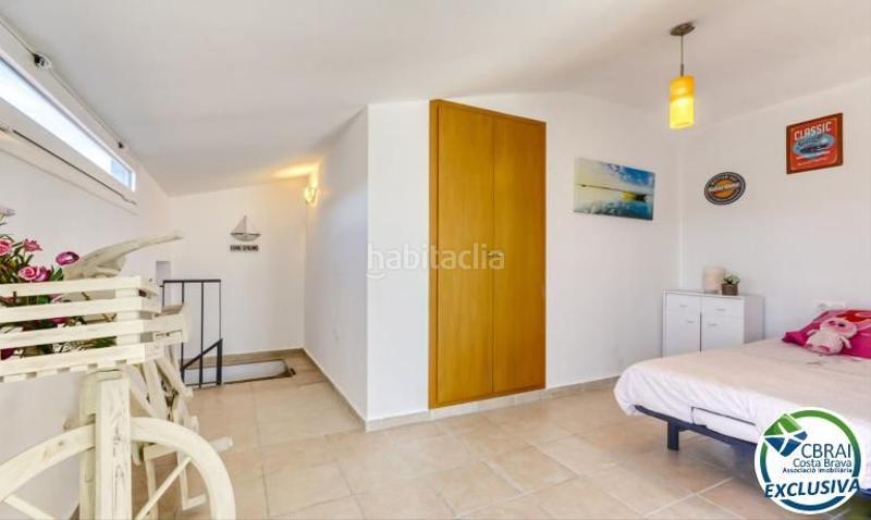 Foto bf2a4b33-9c38-4fc5-9bd0-e67bb7b0deeb. Apartamento ático estilo dúplex con vistas preciosas a 150m de la playa en Roses