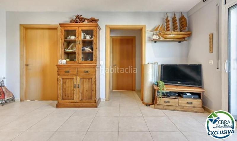 Foto cee384fe-d372-4448-a5ad-f04d018155bb. Apartamento ático estilo dúplex con vistas preciosas a 150m de la playa en Roses