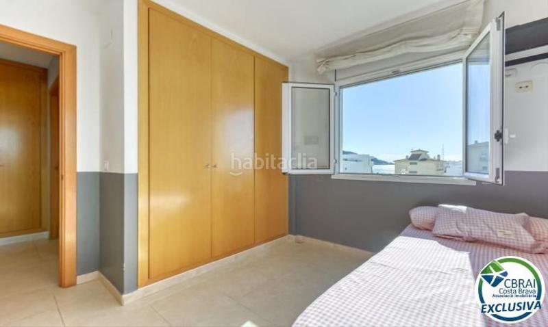Foto eda91bec-1c22-4e2c-8f51-6fe9ef87692a. Apartamento ático estilo dúplex con vistas preciosas a 150m de la playa en Roses