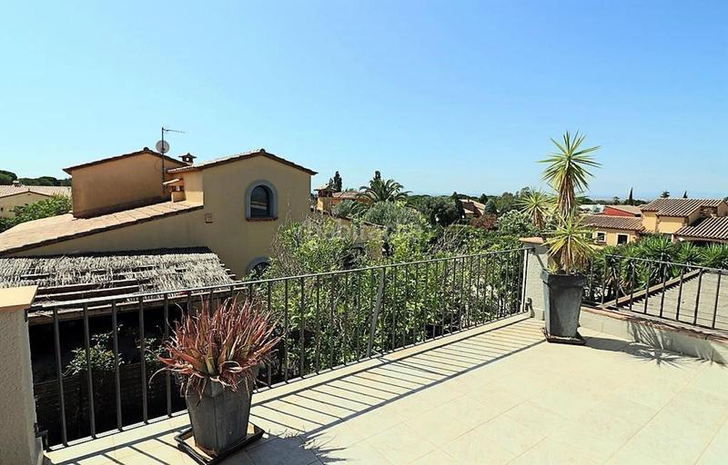 Foto deeed14d-53af-4a12-acf2-55186d31d2f7. Casa con piscina in Peralada