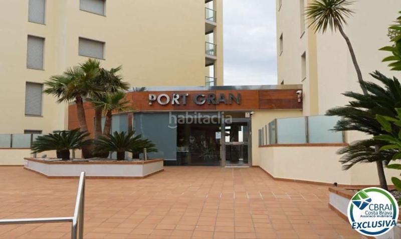 Foto 47f81ea5-4206-414c-a4e9-7b4014f3b6ee. Apartamento amplio apartamento con terraza, parking, trastero, vistas al mar y piscina en Roses