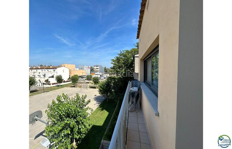 Foto 1aa1e734-02b9-48a5-b39d-054e6d288435. Apartamento precioso duplex con ascensor en venta en un edificio de dos viviendas, plaza de parking en Empuriabrava
