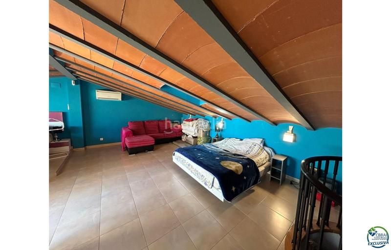 Foto 914ed239-8650-4cd7-b7b2-f00d7c1c8062. Apartamento precioso duplex con ascensor en venta en un edificio de dos viviendas, plaza de parking en Empuriabrava