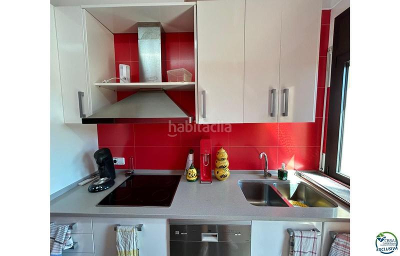 Foto ec17035b-bbd3-47b0-bd07-38679199d0d2. Apartamento precioso duplex con ascensor en venta en un edificio de dos viviendas, plaza de parking en Empuriabrava