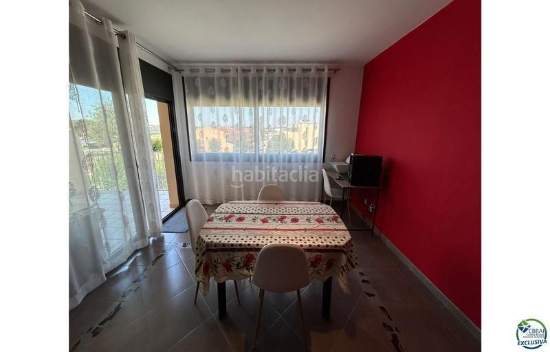 Foto fac13572-e493-418f-a21b-240aabb87f56. Apartamento precioso duplex con ascensor en venta en un edificio de dos viviendas, plaza de parking en Empuriabrava