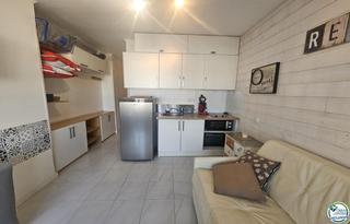 Estudi  Sector delta muga. Estudio  con licencia turistica a 50m playa empuriabrava