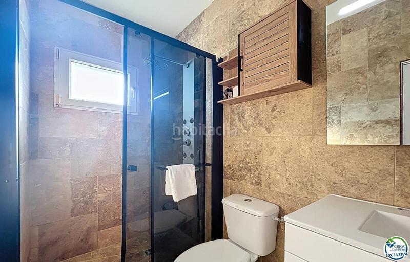 Foto 1503773f-4ac2-4375-8641-9e9b60627cff. Casa amb piscina a Alberes Empuriabrava