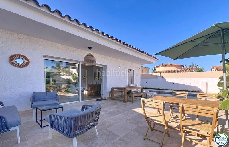 Foto b2bd6110-71dc-4508-89c8-7ca5fe386bd7. Casa amb piscina a Alberes Empuriabrava