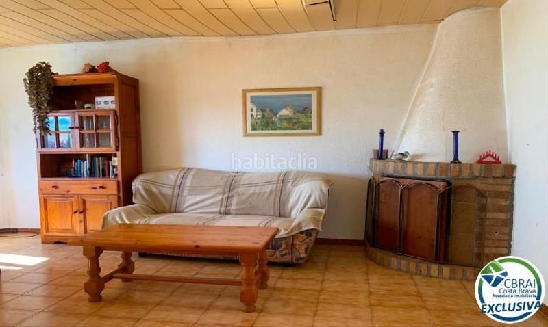 Foto 22d144fd-1b6f-47bb-bc8d-f67a95b63798. Casa  semi adosada a reformar, con amarre privado y amplia terraza en Empuriabrava