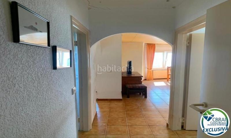 Foto 517dfa4b-06ca-447b-9ba7-8b8f61270cf8. Casa  semi adosada a reformar, con amarre privado y amplia terraza en Empuriabrava