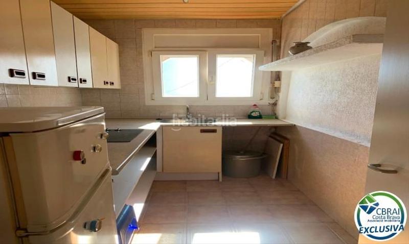 Foto 5a4db320-8d76-4302-b420-da77ab22cc84. Casa  semi adosada a reformar, con amarre privado y amplia terraza en Empuriabrava
