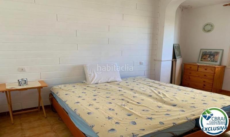 Foto 5b6c3330-faf2-48d7-8f35-a745c799e739. Casa  semi adosada a reformar, con amarre privado y amplia terraza en Empuriabrava