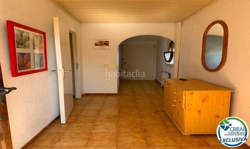 Foto d495849c-e0e2-4a15-bd72-d3deadc0eefe. Casa  semi adosada a reformar, con amarre privado y amplia terraza en Empuriabrava