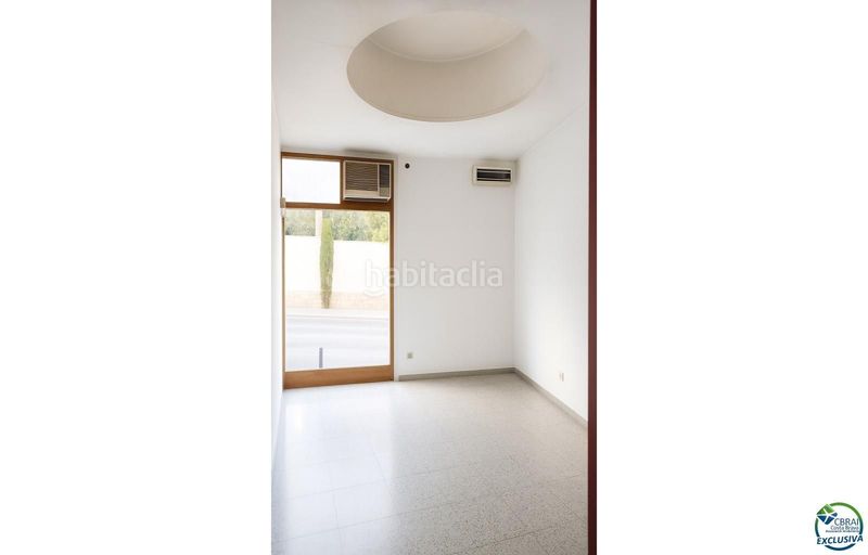 Foto 09a3ee1b-c12d-46d9-8585-ef100d529972. Local comercial a Poble Nou-Olivar Gran Figueres