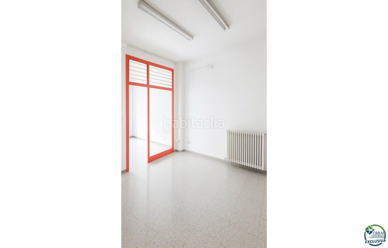 Foto 30ab1aa5-36c7-4cb9-bce8-fdf6a590ef88. Local comercial a Poble Nou-Olivar Gran Figueres