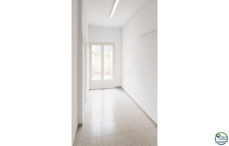 Foto 71176e95-976c-47c9-83cb-3a507394ae0e. Local comercial a Poble Nou-Olivar Gran Figueres