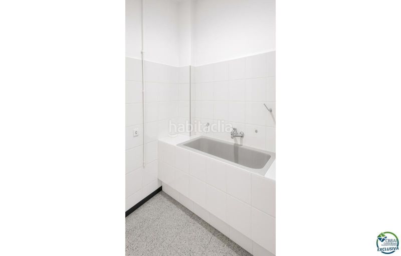 Foto a6c5383f-4613-414c-af75-4ada54608d83. Local comercial a Poble Nou-Olivar Gran Figueres