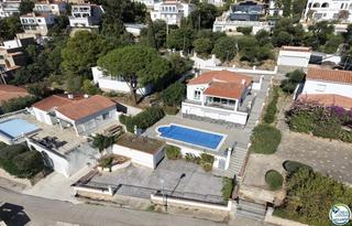 Casa  Canaries. Oportunidad única! casa con vistas espectaculares a la bahía, pi