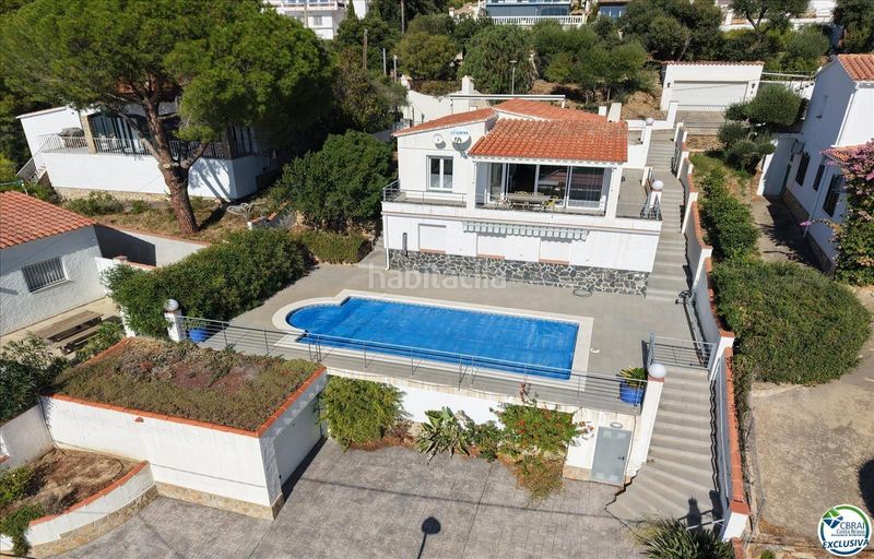 Foto 991dd379-95d4-42c1-ac31-addf5a49c680. Casa amb piscina a Nord Roses