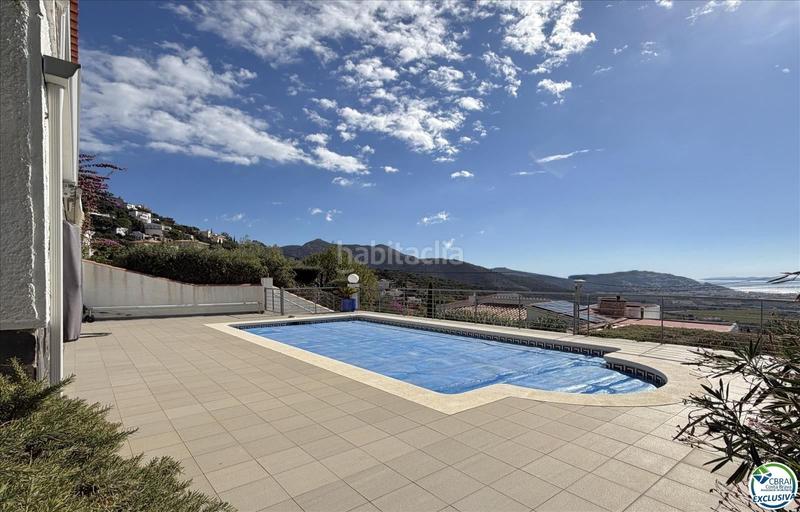 Foto aa59fbea-1b40-4ddb-9901-23378dd39fce. House with pool in Nord Roses