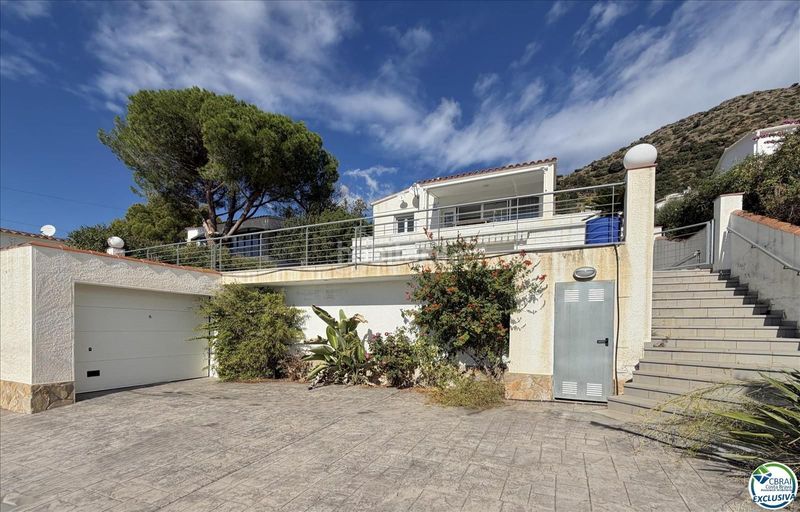 Foto ab098bfa-803a-4423-8e18-1cdb8768f8a0. Casa amb piscina a Nord Roses