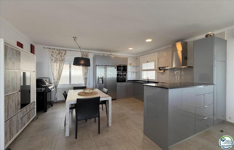 Foto b77cf610-ed14-43b3-b663-d1cadd0a3e6d. House with pool in Nord Roses