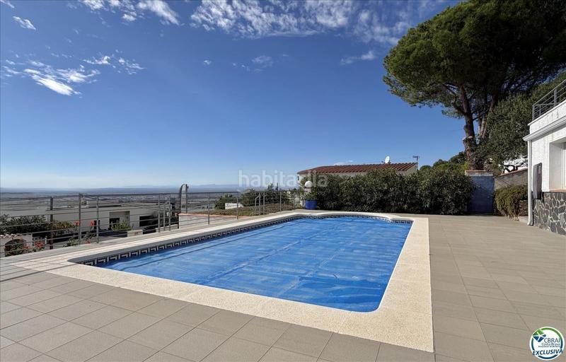 Foto c36abe35-556b-4ee6-9230-d2cbfa87c6fb. House with pool in Nord Roses