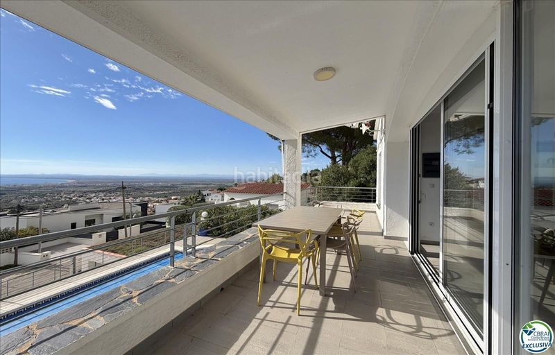 Foto e00966e2-610d-4fc4-b16e-85aff494487c. Casa amb piscina a Nord Roses