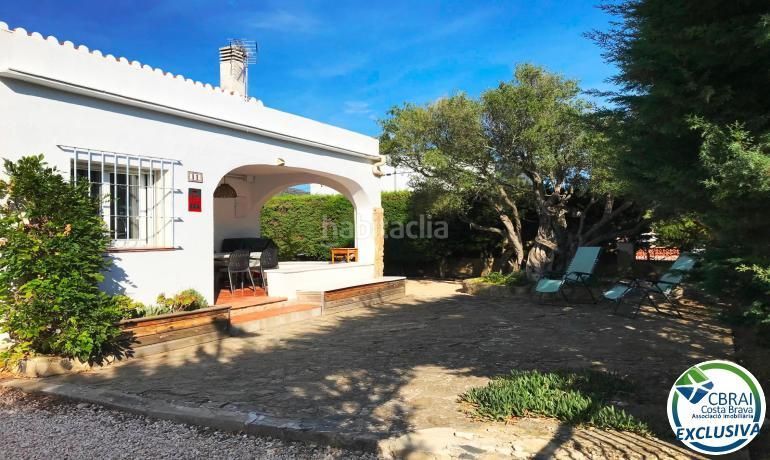 Foto d0335b4e-c8b6-4ea7-9f77-0d584280ebe5. Casa amb piscina a Nord Roses