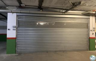 Aparcament cotxe  Gran reserva. Garaje doble en el centro de empuriabrava