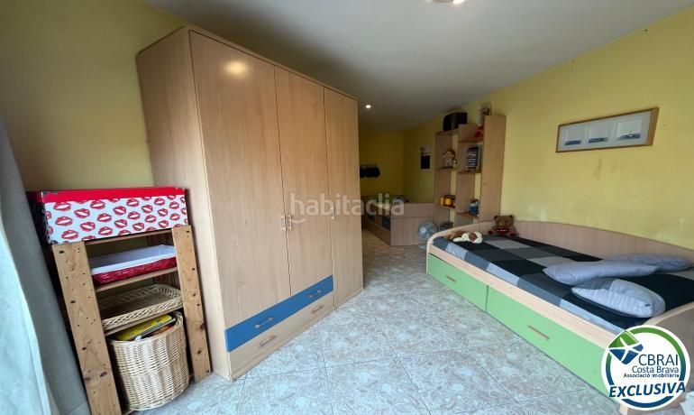 Foto c5e1762d-5ce9-4b57-84a9-fddcfc12e424. Apartament a Centre Roses
