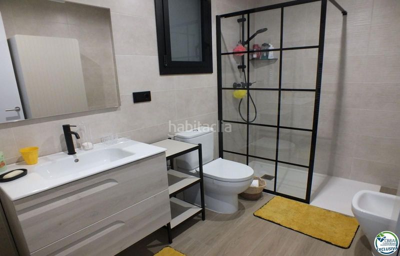 Foto d6e027d9-e413-4095-aa16-243866db479a. Casa amb piscina a Puig Rom-Canyelles-Almadrava Roses