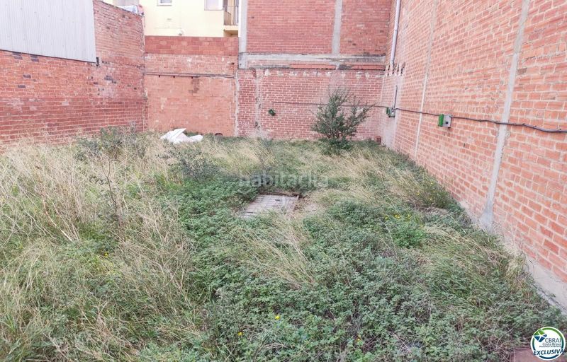 Foto b680d2fb-c53c-42fa-8921-c9a7acfa0c87. Terreny residencial a Eixample-Horta Capallera Figueres