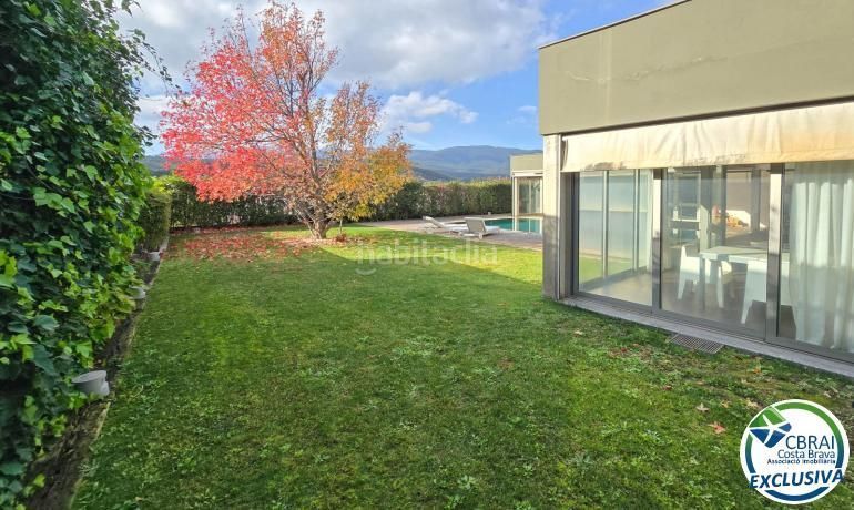 Foto b23ad7ca-f720-47cb-9236-a2fe93c681dc. Casa amb piscina a Jonquera (La)