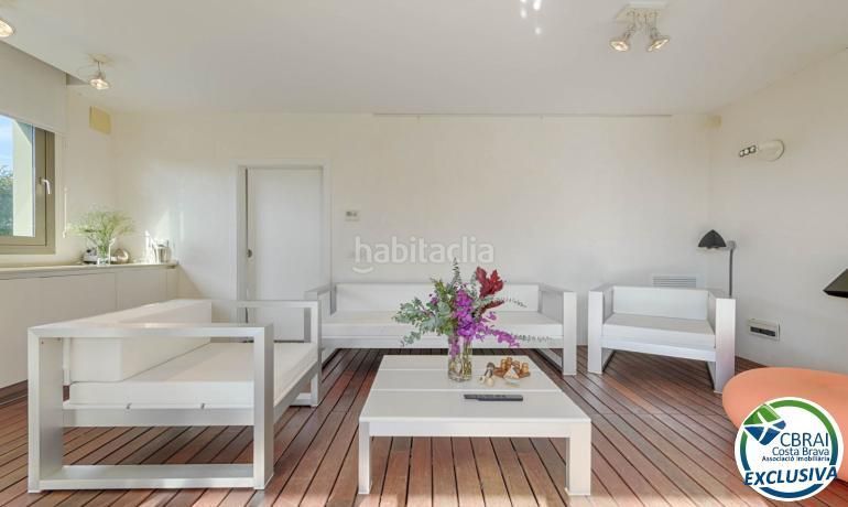 Foto bc106a69-997f-4a5c-94bd-e2f01be4d4fd. Casa amb piscina a Jonquera (La)
