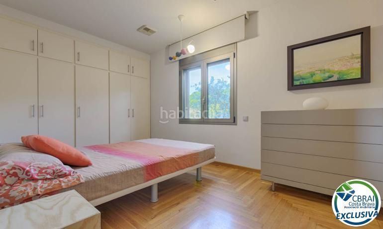 Foto cb1f4121-d93f-4689-96fe-0b8830dfa36d. Casa amb piscina a Jonquera (La)