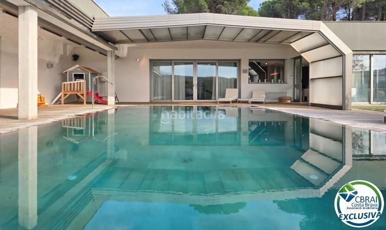 Foto ddae3be1-8d5c-45f7-a4e7-1361205baba6. Casa amb piscina a Jonquera (La)