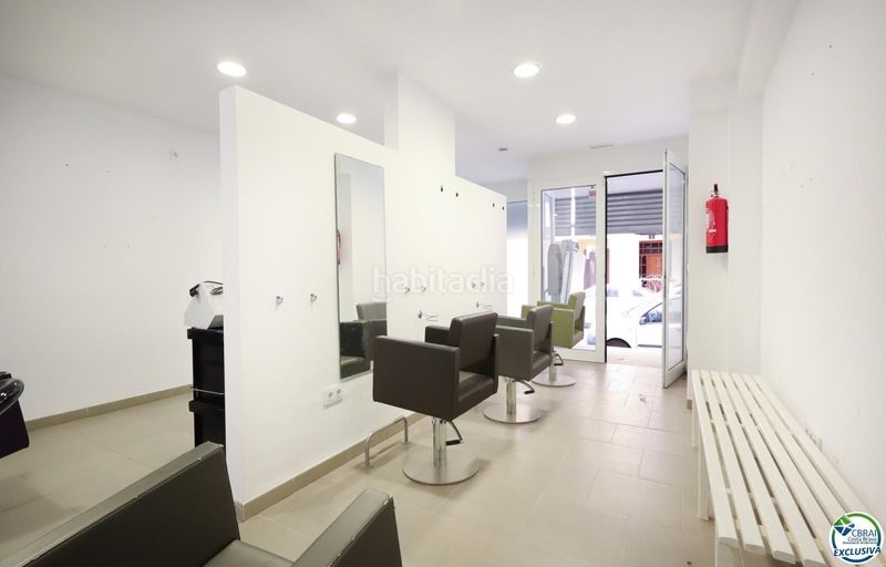Foto c6531a3d-c9bc-432e-a122-87d1214066e0. Local comercial a Centre Roses