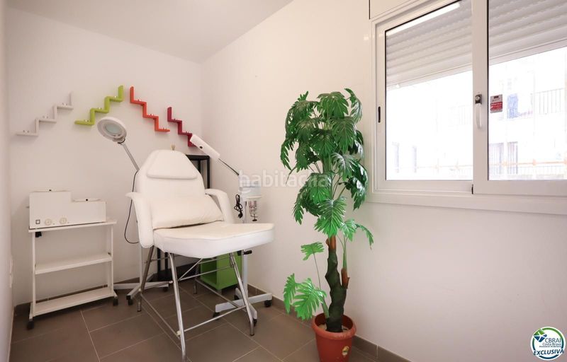 Foto ff9207b1-4176-4167-8e96-9fd5083018b9. Local comercial a Centre Roses